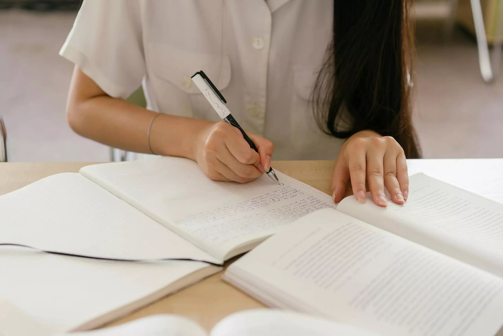 Comparison of original and paraphrased text showing improved readability
