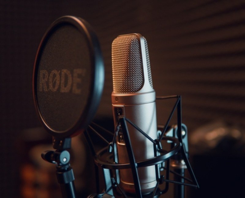 Best AI Tools for Podcasters in 2026