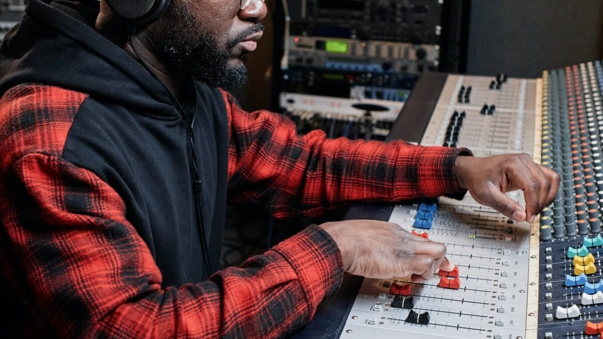 How Much Audio Do You Need to Clone a Voice Well?