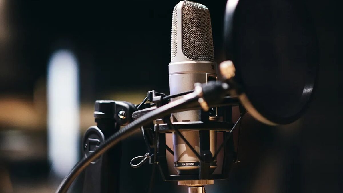 How to Create Podcast Intros with AI Audio Tools