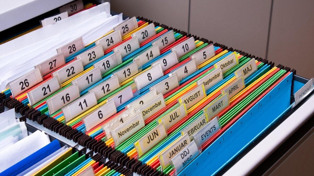 How to Organize ChatGPT Chats into Folders in 2026