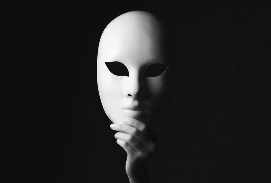 How to Prompt AI Without Revealing Sensitive Info (Safe Techniques)