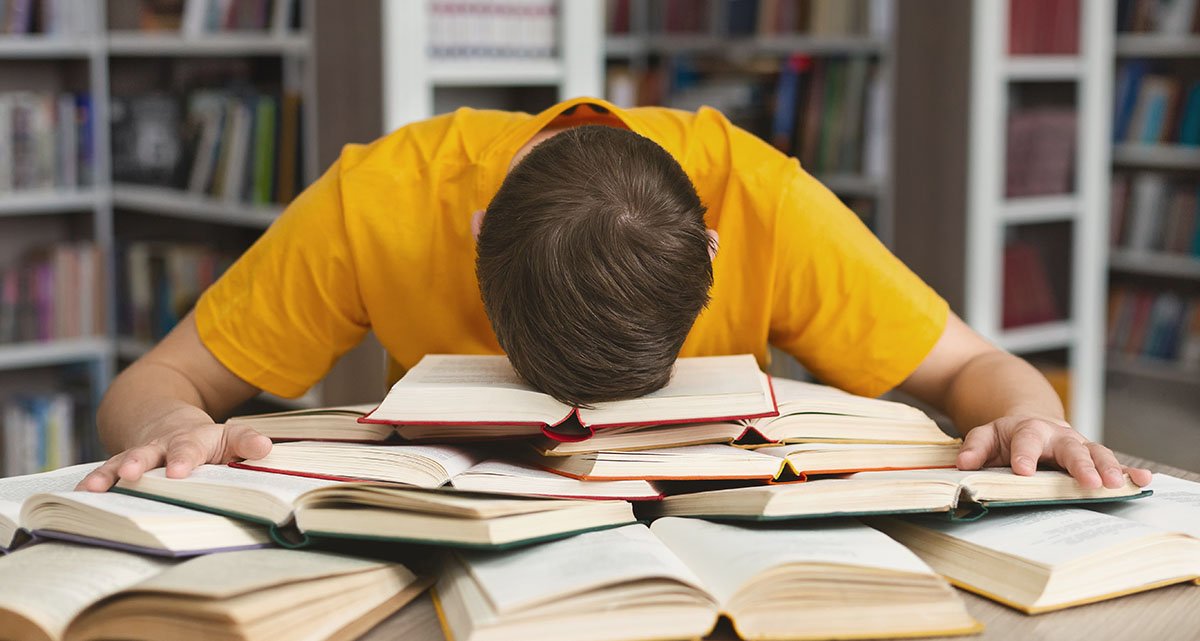 How to Summarize Textbooks With AI (Study Smarter)