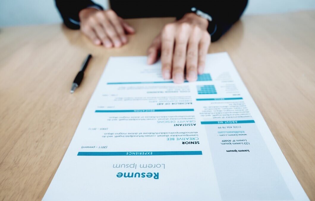 How to Use AI to Write a Resume That Gets Interviews