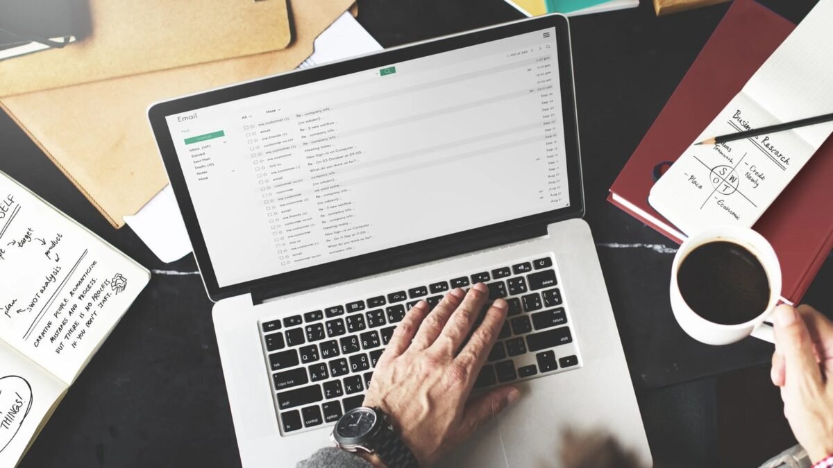 How to Use Claude for Email Drafting (2026)