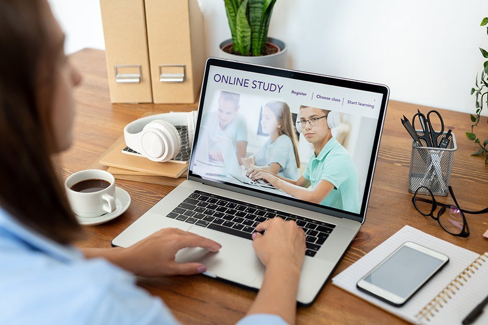 Best Free AI Courses for Beginners in 2026
