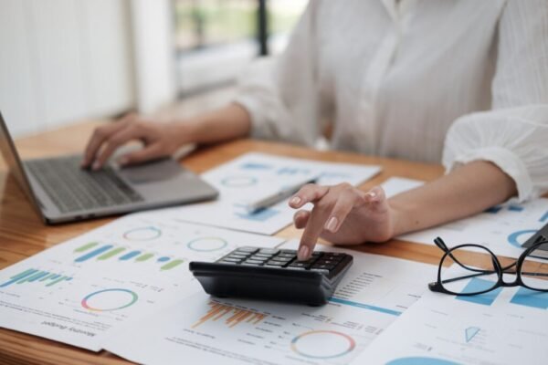 Best AI for Managing Freelance Finances in 2026